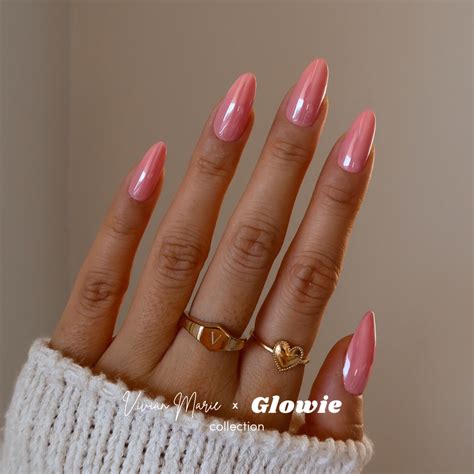 glowie by her nails